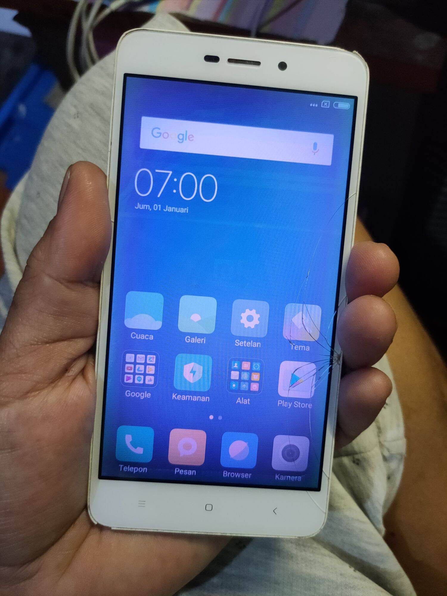 xiomi 4a minus lcd...point jual mesin....kalo pun ada partnya anggap aja bonus point jual mesin aja yah Harga 100,000 rupiah*Gratis Ongkir