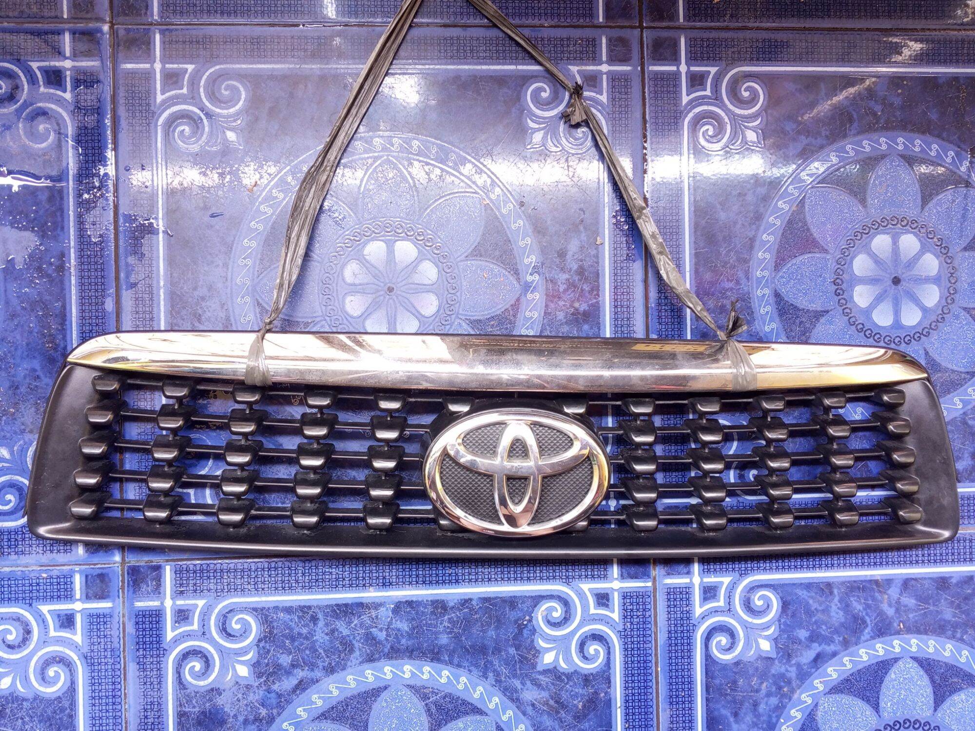 Original Toyota Rush Grill from 2010 to 2014 Harga 600,000 rupiah*Gratis Ongkir