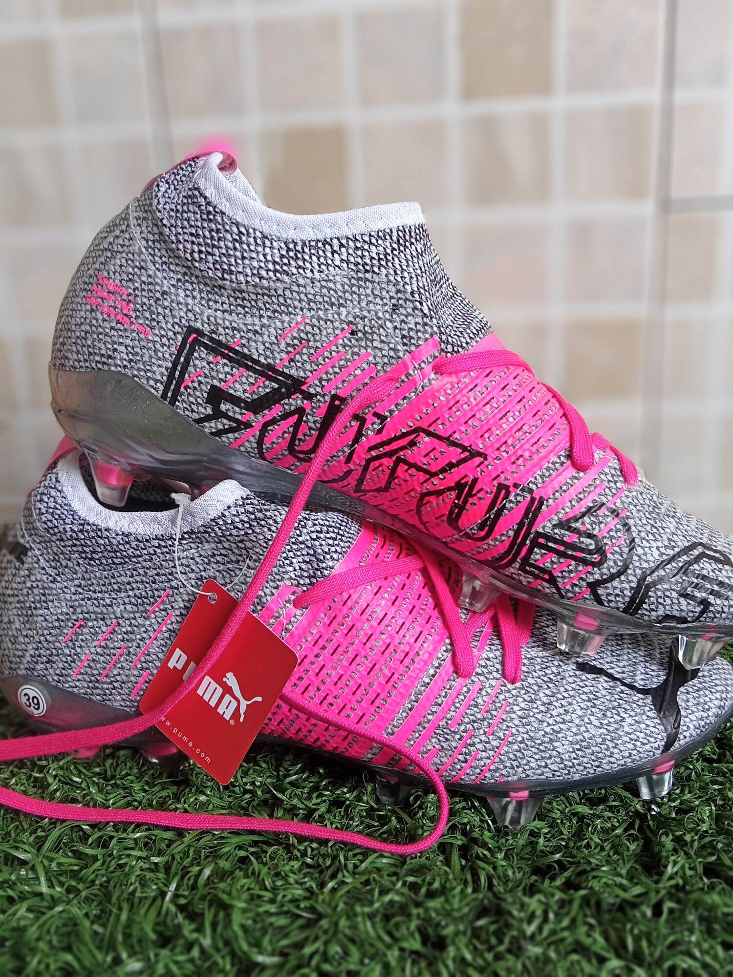 Puma on sale future pink