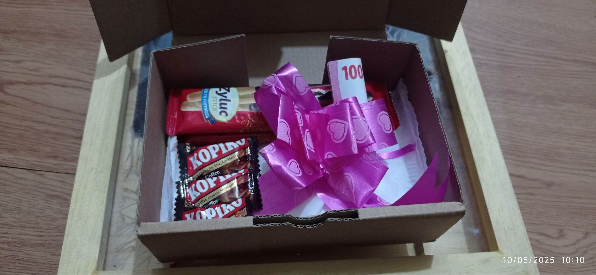 Souvenirs โ hadiah